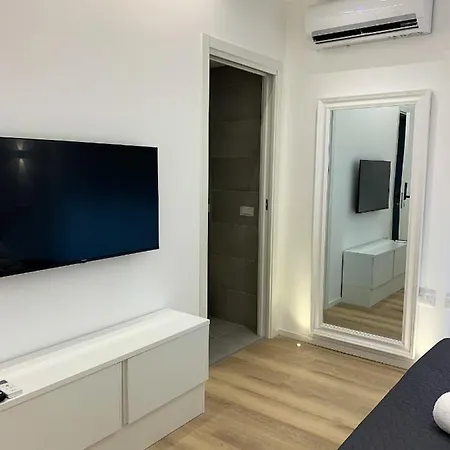 Modern In Cagliari, 60 Sqm, With Parking Includedb Apartmán *